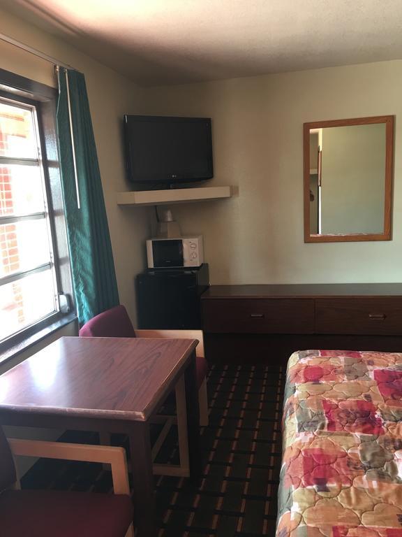 מריאנה Best Value Inn Motel Sandusky מראה חיצוני תמונה