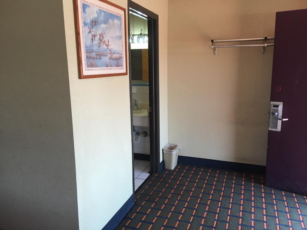 מריאנה Best Value Inn Motel Sandusky מראה חיצוני תמונה