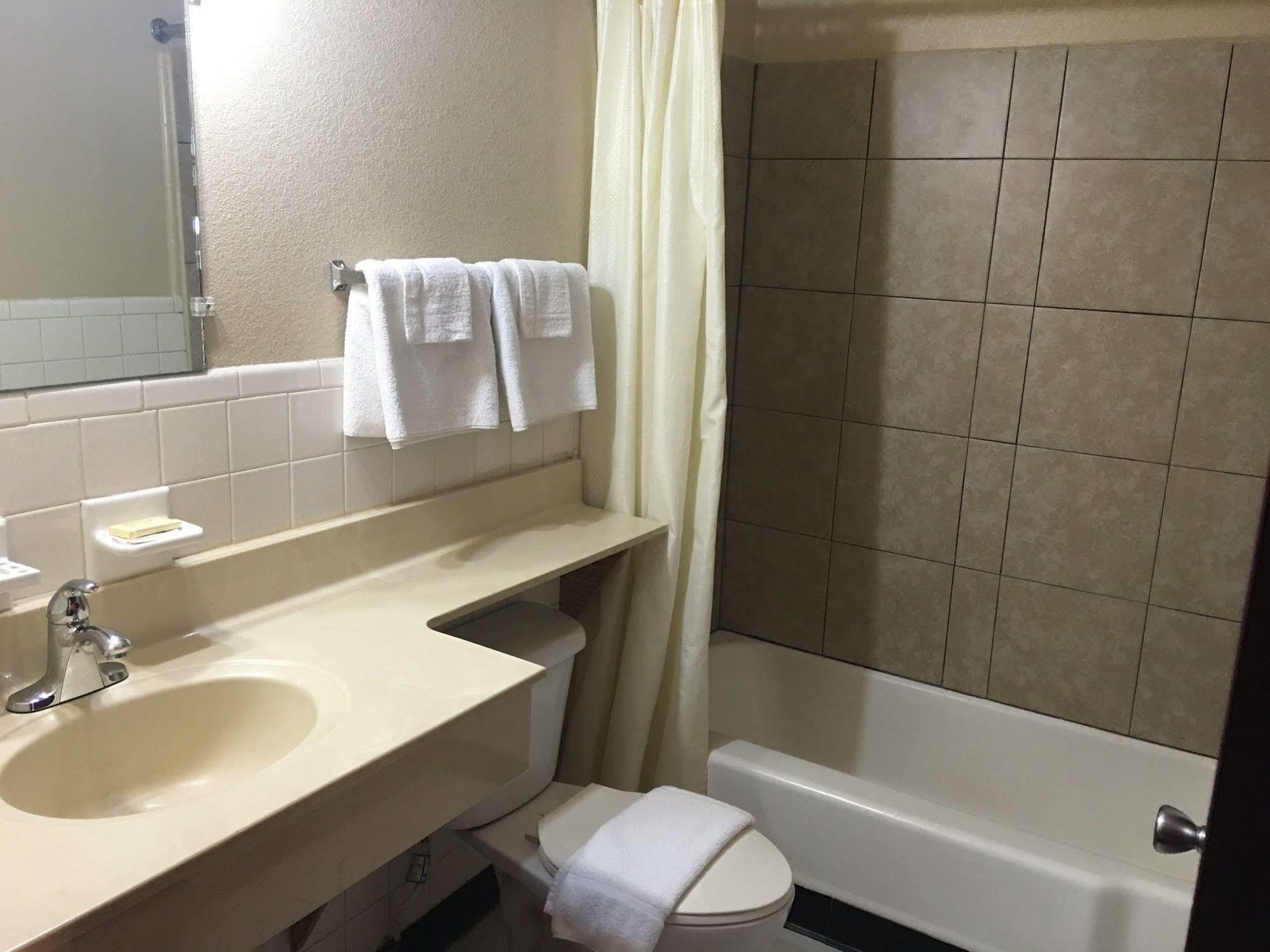 מריאנה Best Value Inn Motel Sandusky מראה חיצוני תמונה